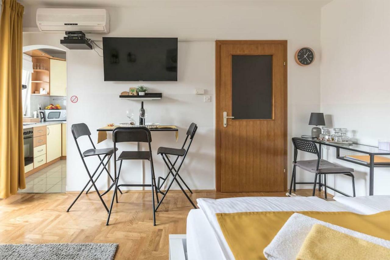 Studio Apartman Comodo Загреб Экстерьер фото