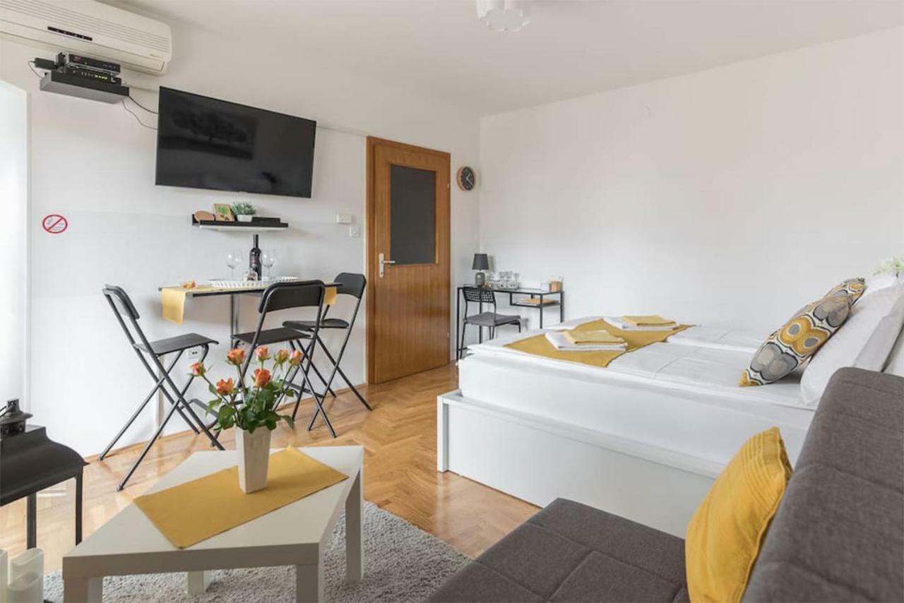Studio Apartman Comodo Загреб Экстерьер фото